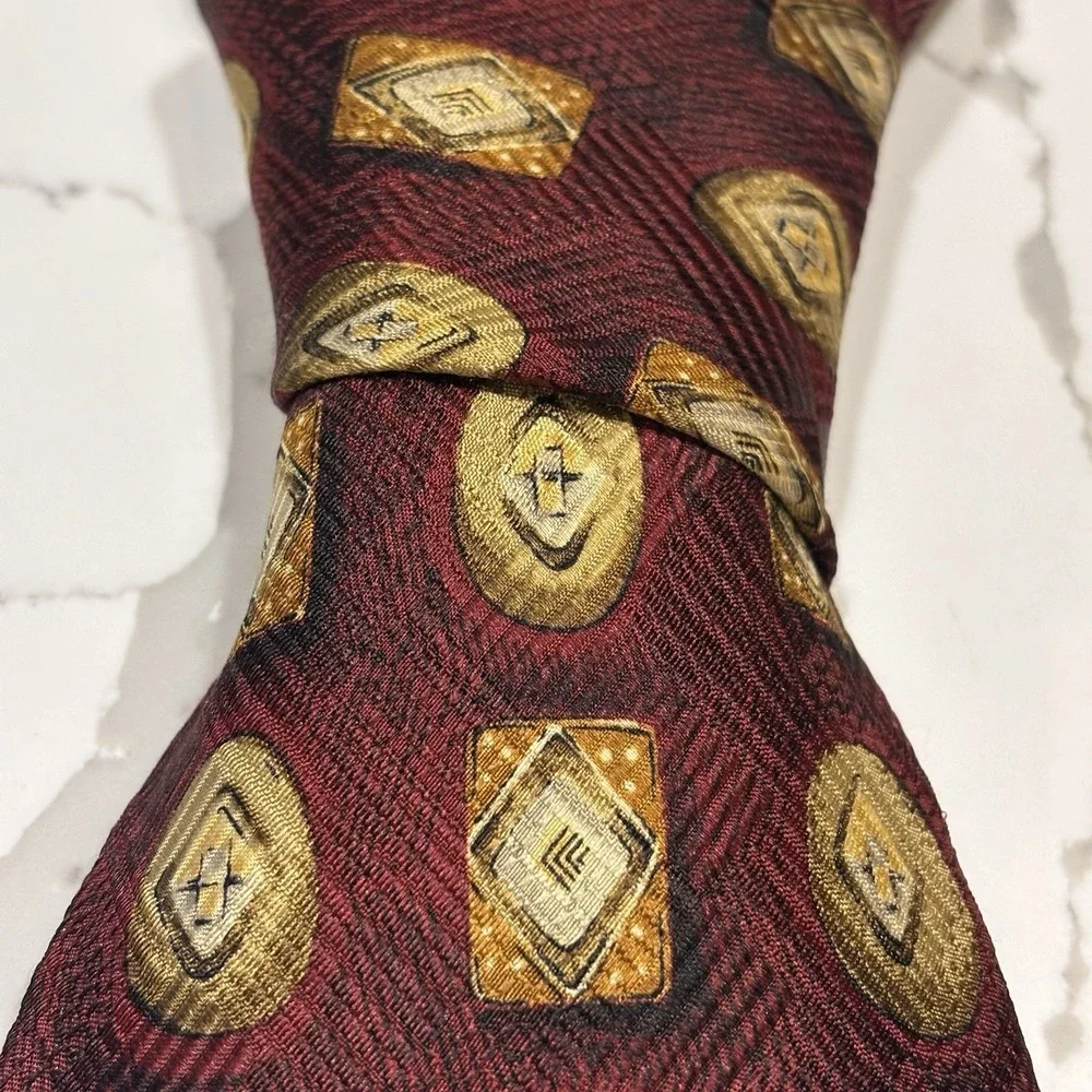 VTG Robert Talbott Men's Silk Tie Burgundy Gold Geometric Diamond Medallion USA